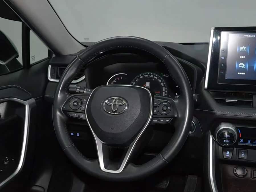 Toyota RAV4 2019, фото 13