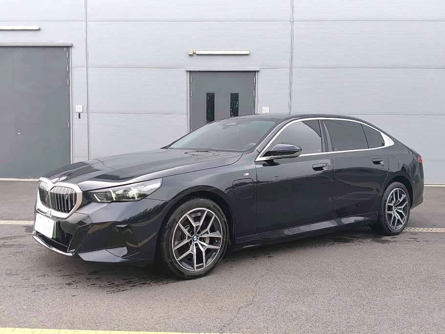 BMW i5