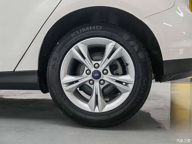 Ford Focus, 2014 16