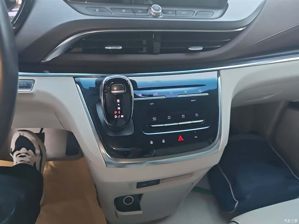 Buick GL8, 2023 13