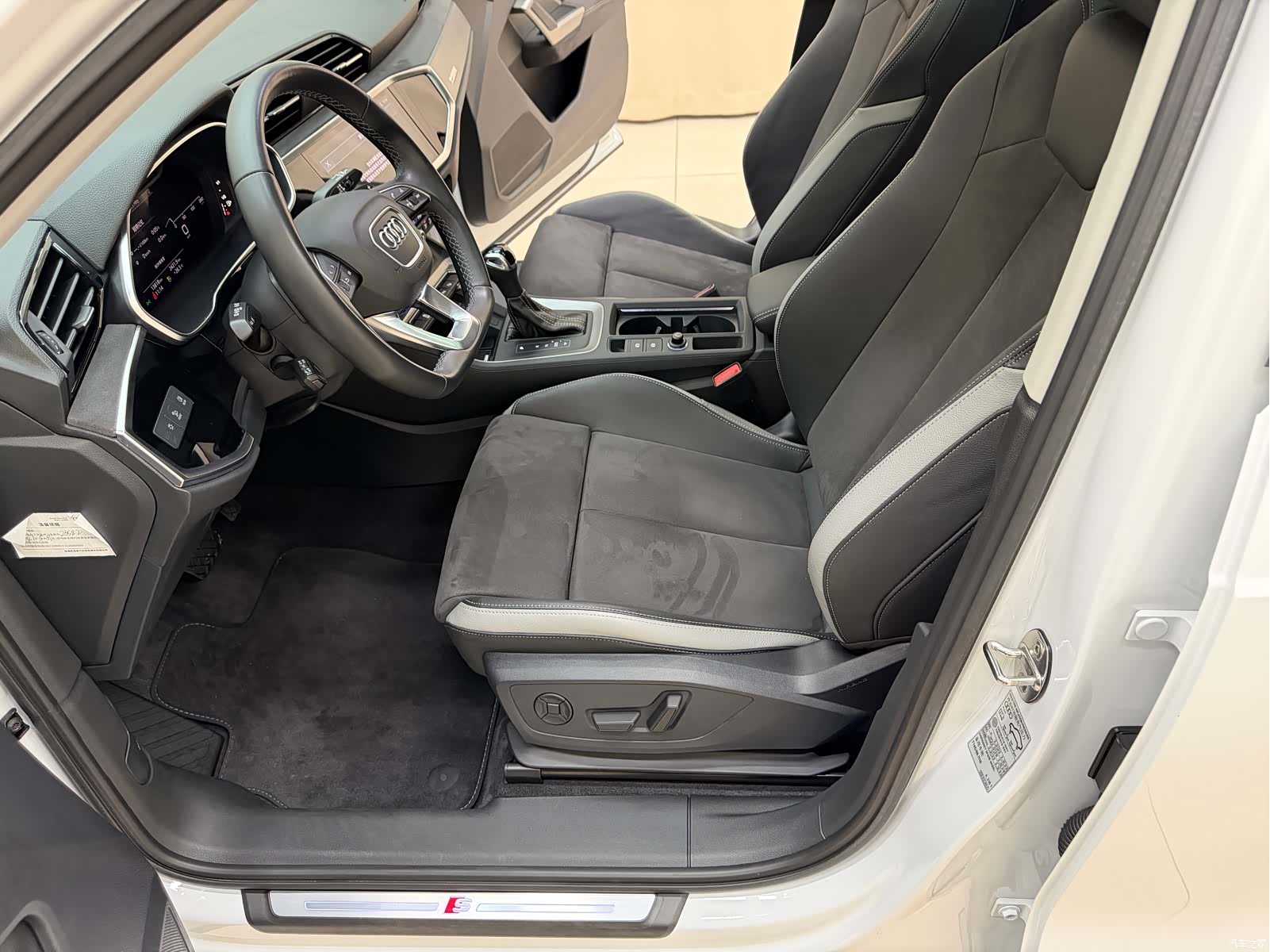 Audi Q3, 2022 9