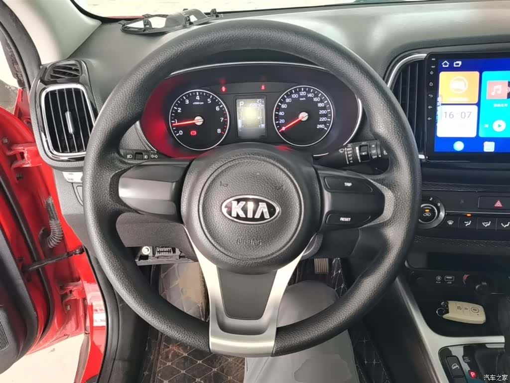 Kia KX3, 2016 11