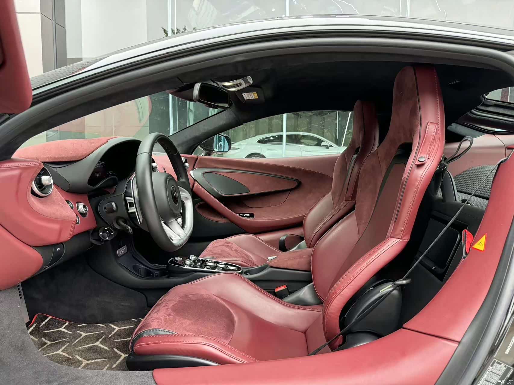 McLaren GT, 2023 все фото