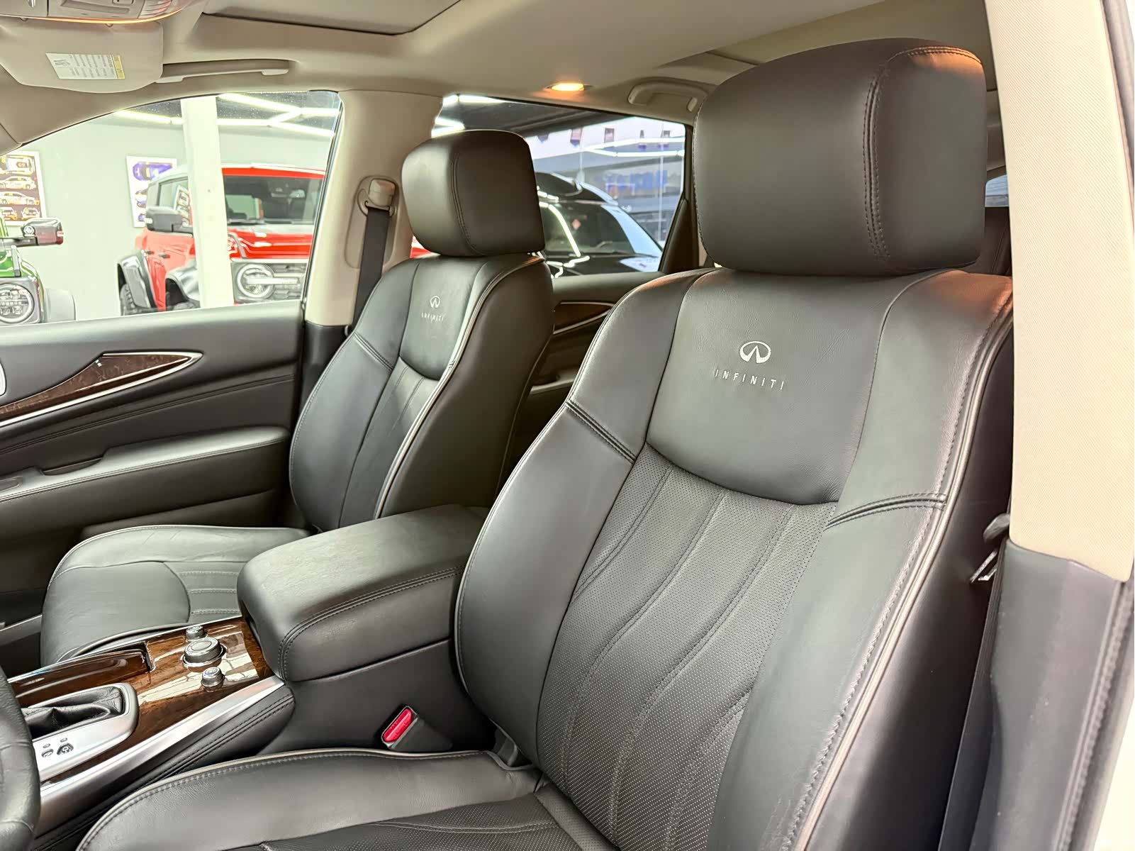Infiniti JX35, 2013 9