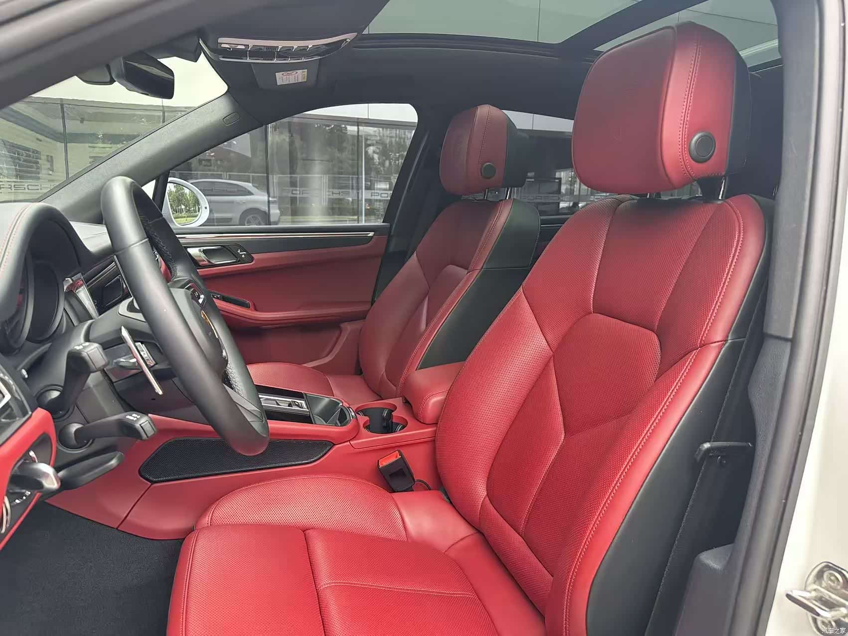 Porsche Macan, 2024 11