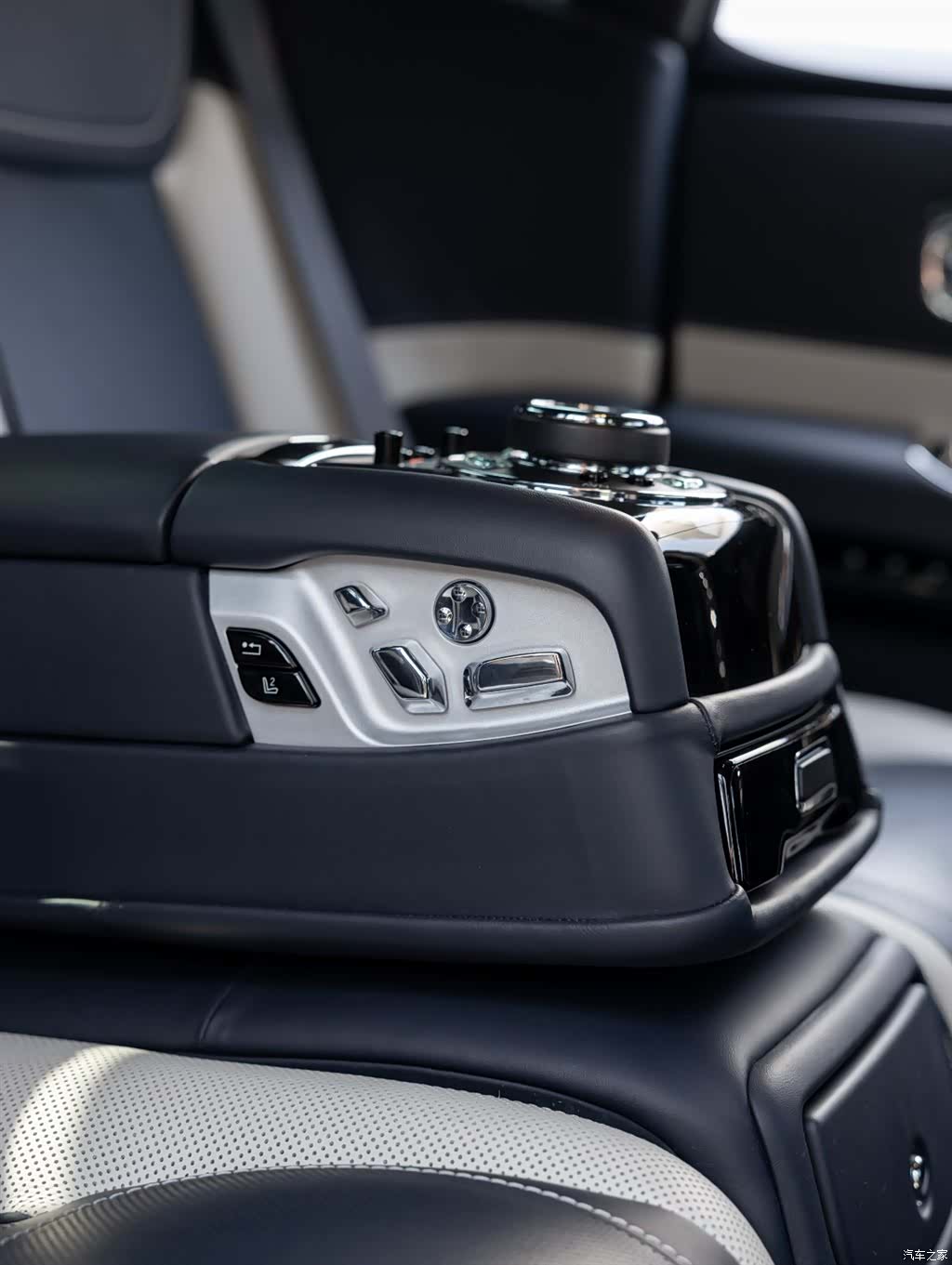 Rolls-Royce Ghost, 2019 23