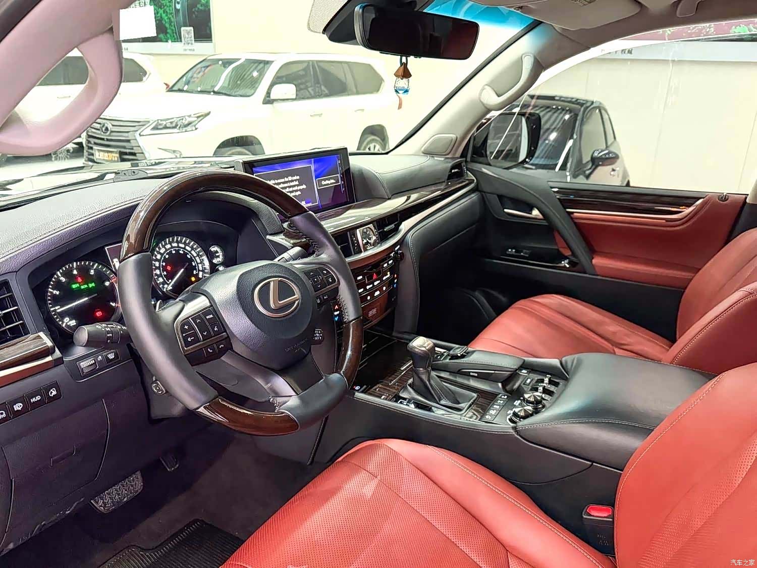 Lexus LX, 2020 все фото