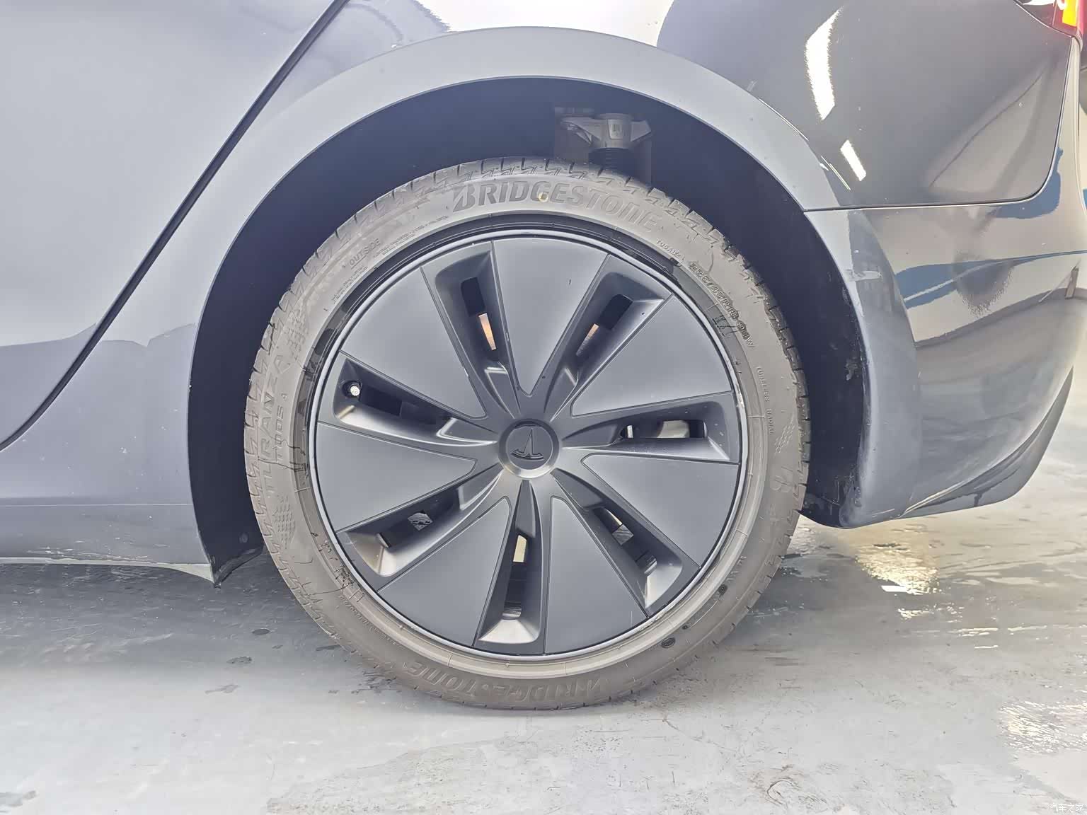 Tesla Model 3, 2025 14