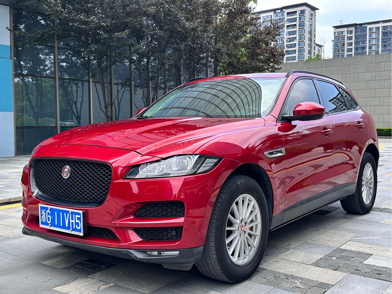 Jaguar F-PACE, 2017 1