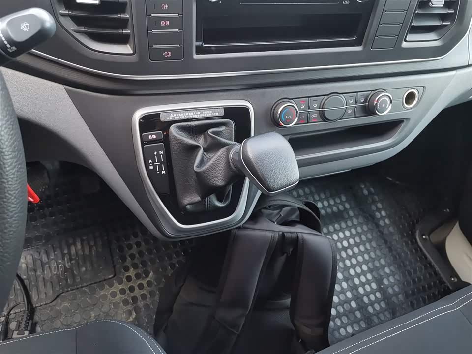 MAXUS Xintu V80