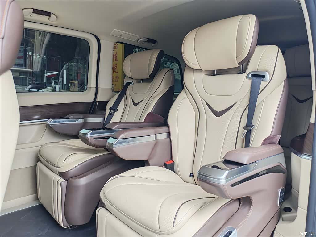 Mercedes-Benz V-Class, 2024 26