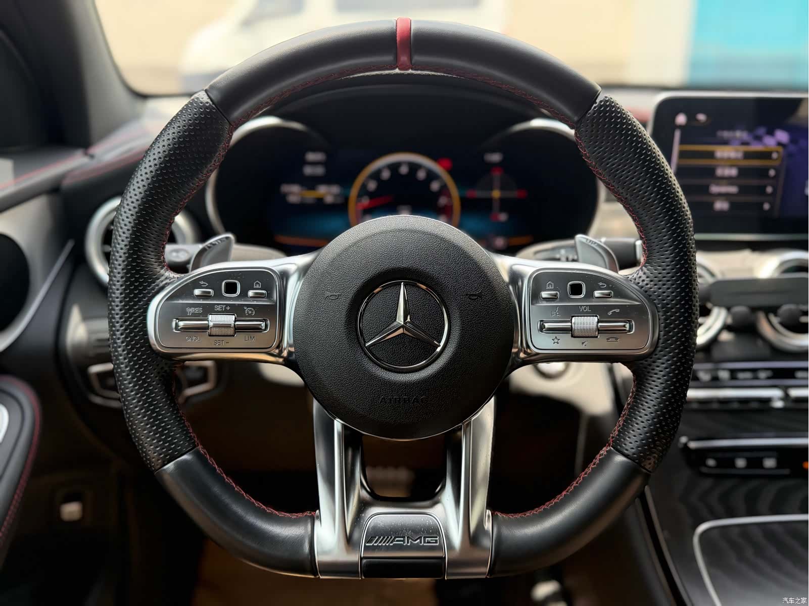 Mercedes-Benz GLC, 2022 12