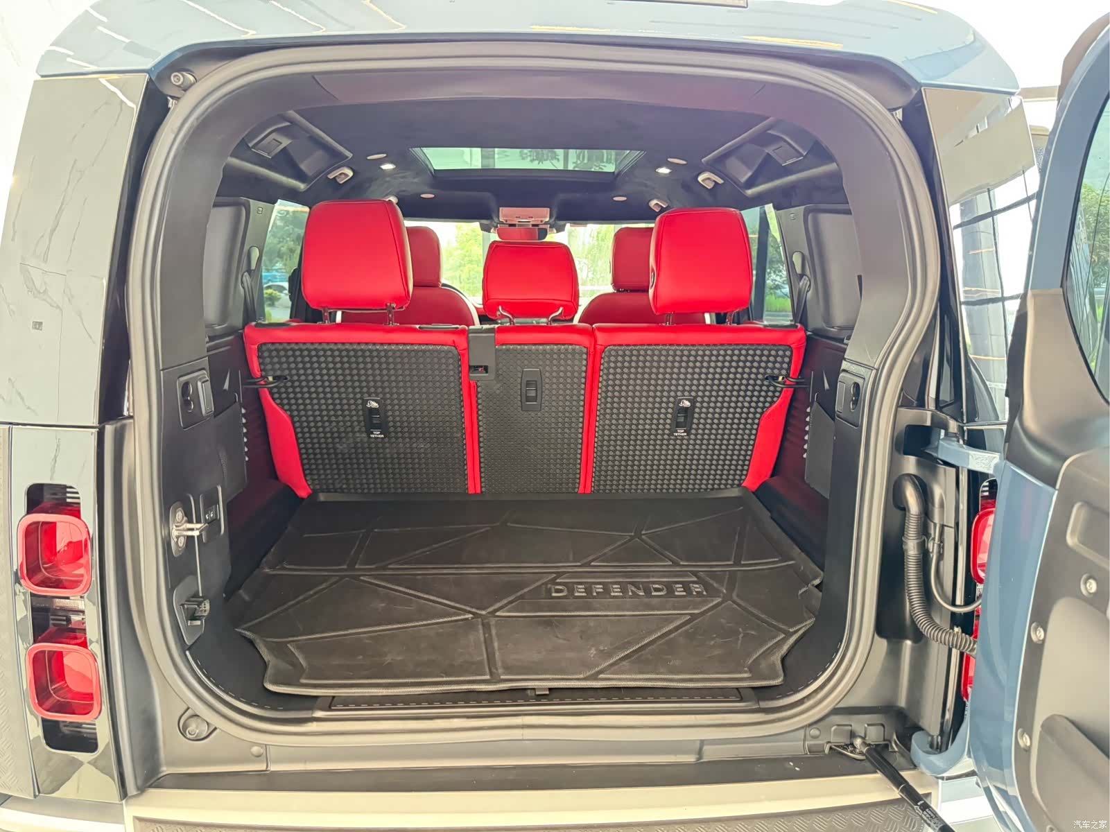 Land Rover Defender, 2022 18