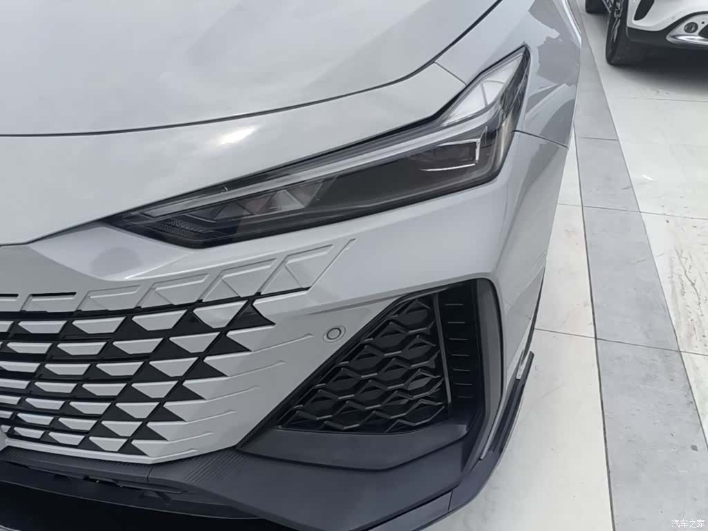 Changan UNI-V, 2022 24