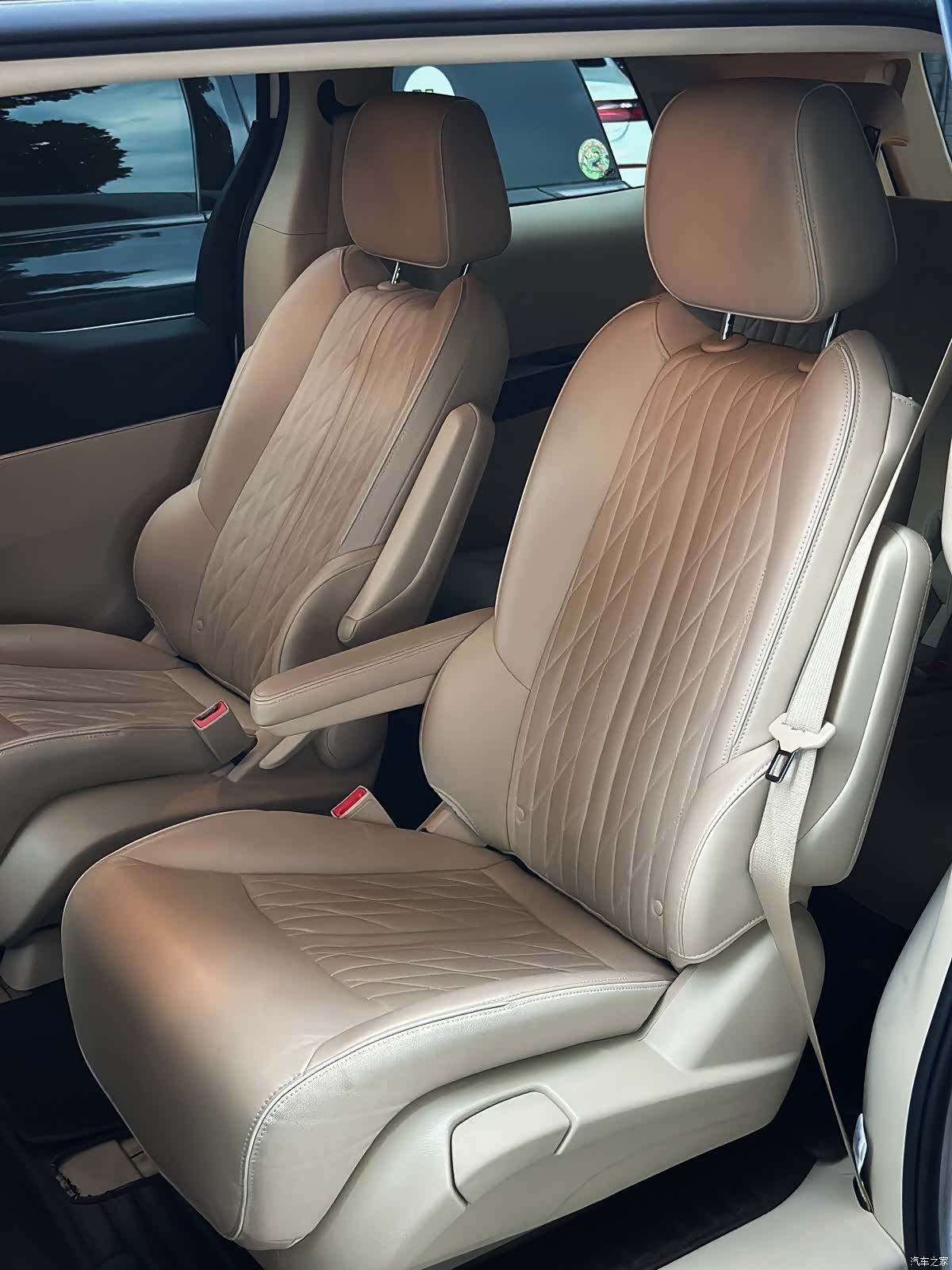 Buick GL8, 2023 все фото