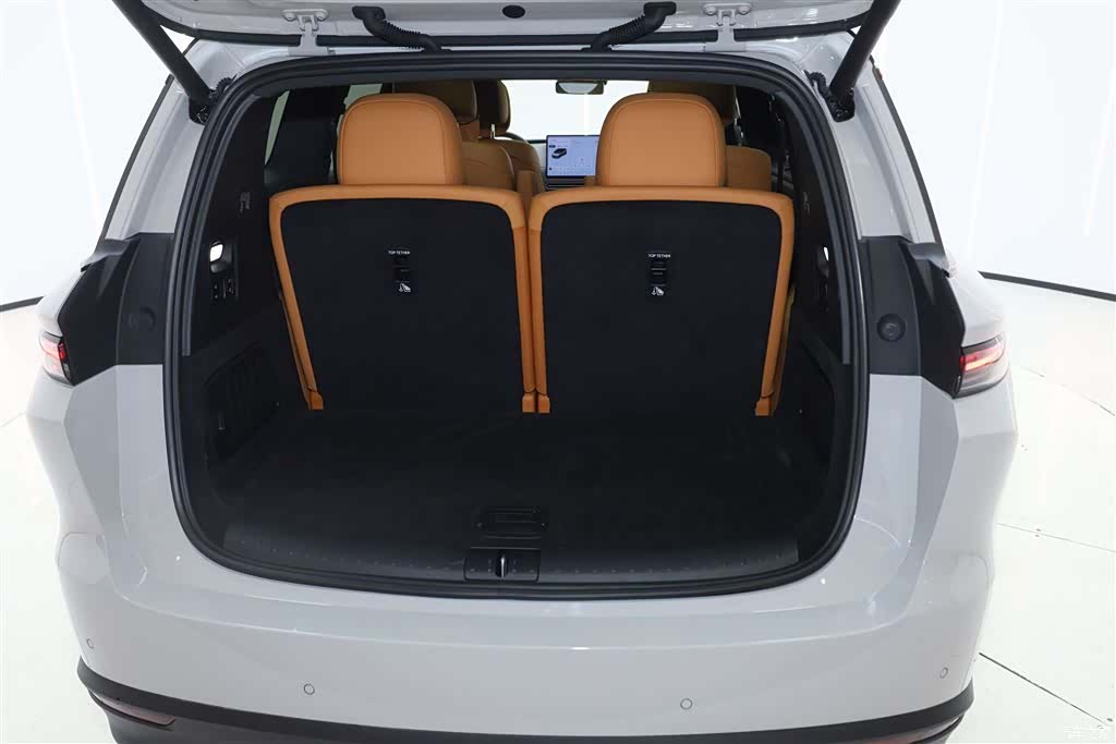 Li Auto i8, 2025 13