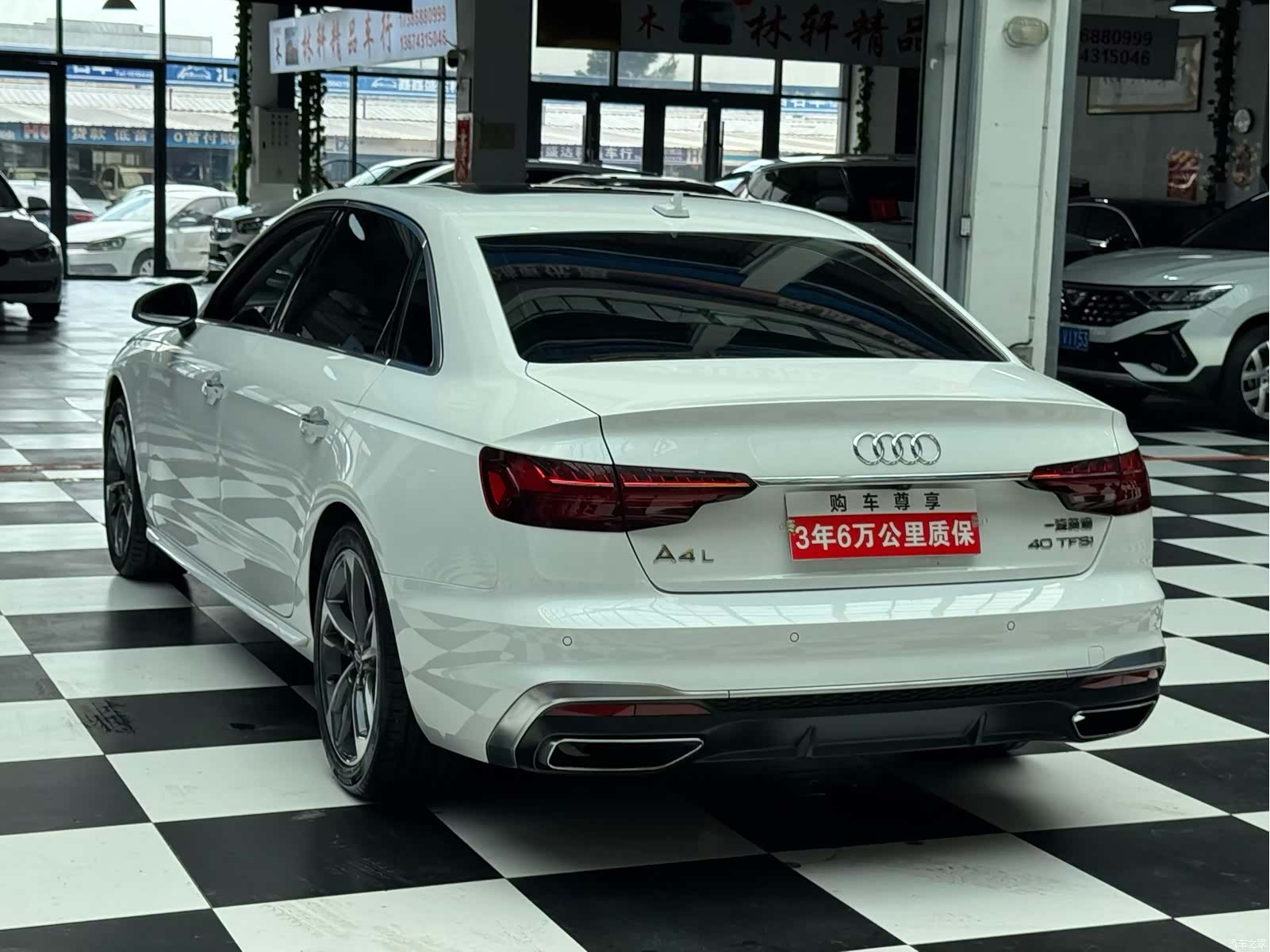 Audi A4L, 2020 все фото