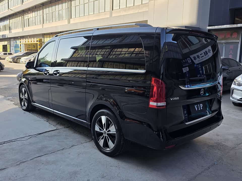 Mercedes-Benz V-class