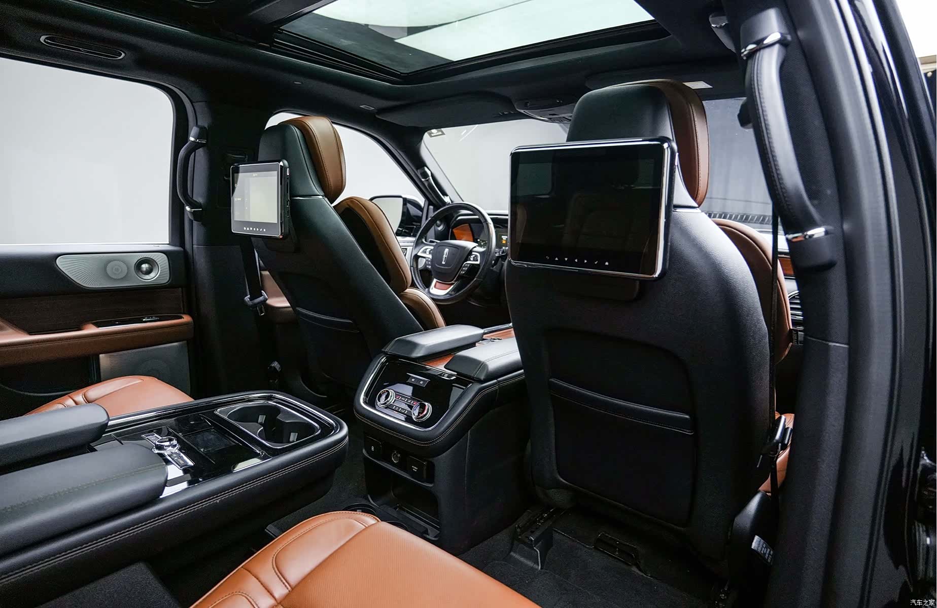Lincoln Navigator, 2020 23