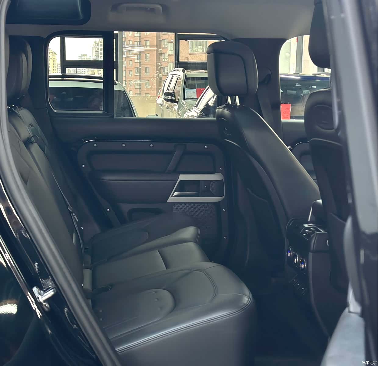 Land Rover Defender, 2020 9
