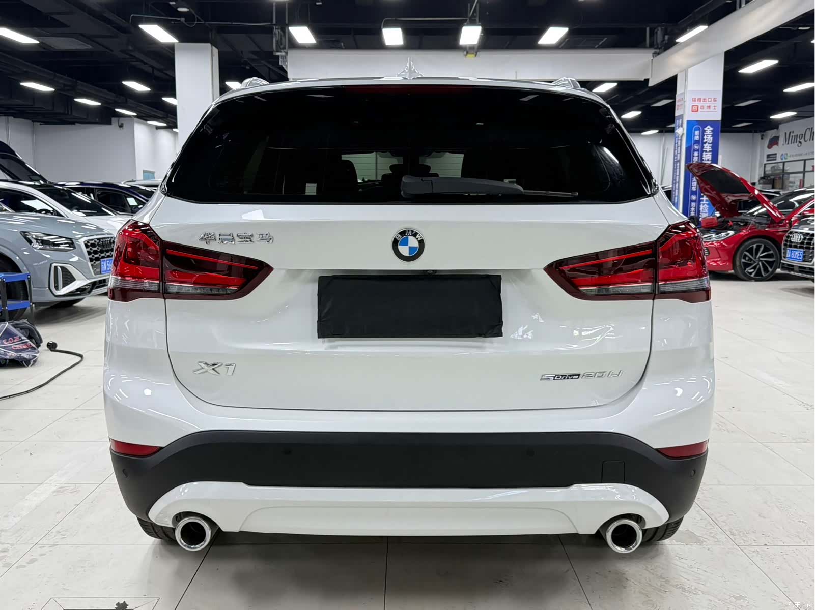 BMW X1, 2022 все фото