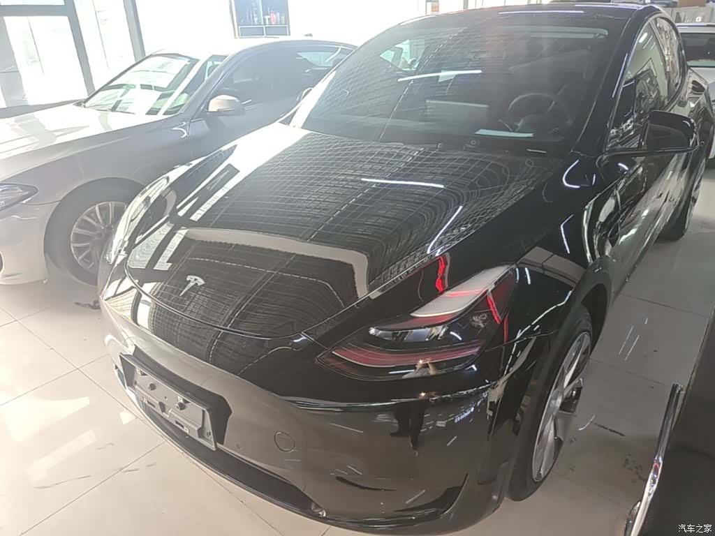Tesla Model Y, 2022 1