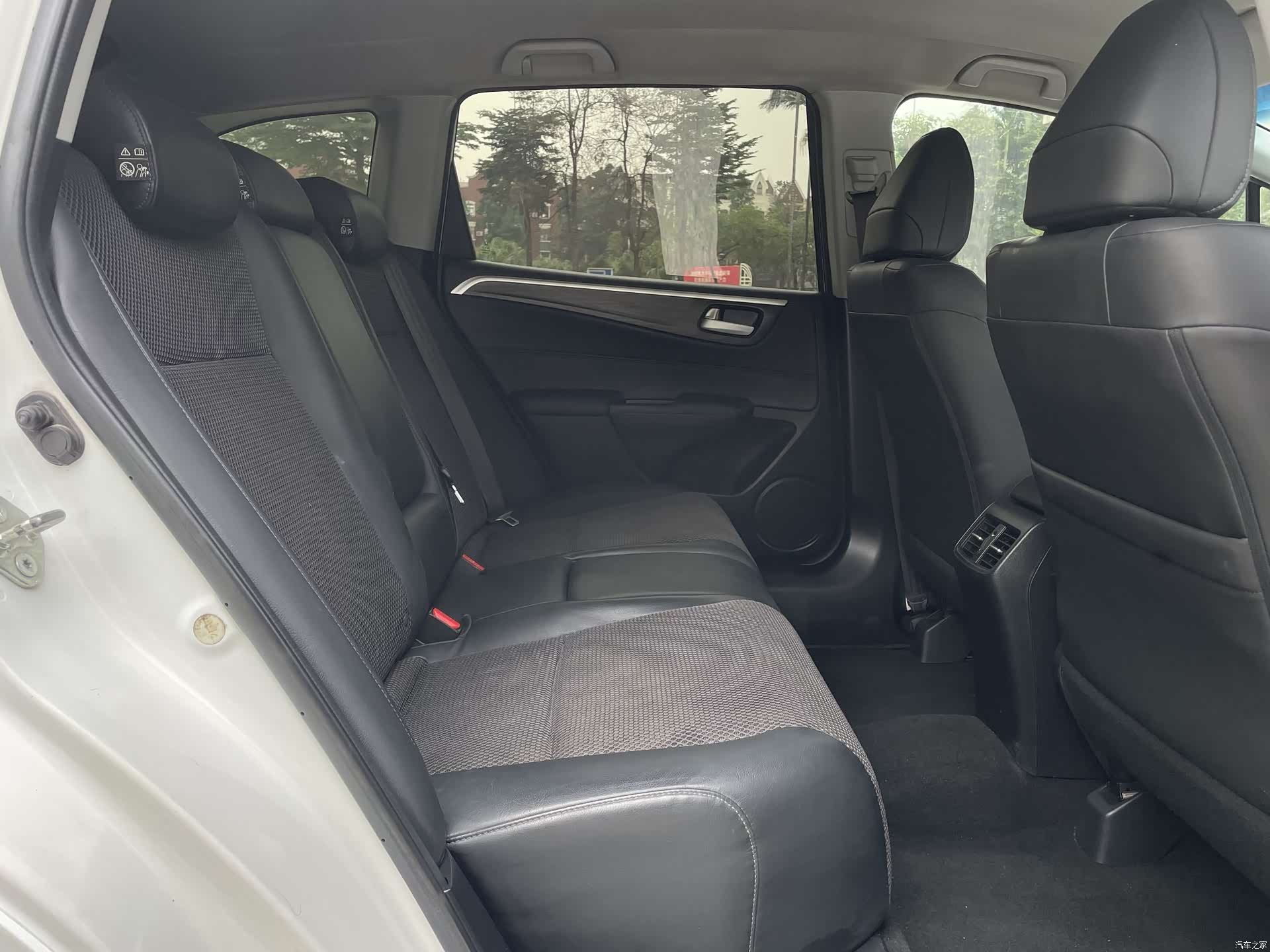 Honda Jade, 2014 11
