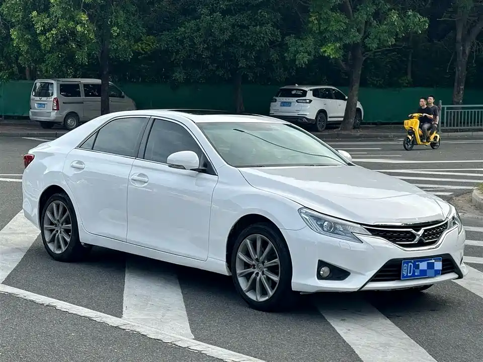 Toyota Reiz