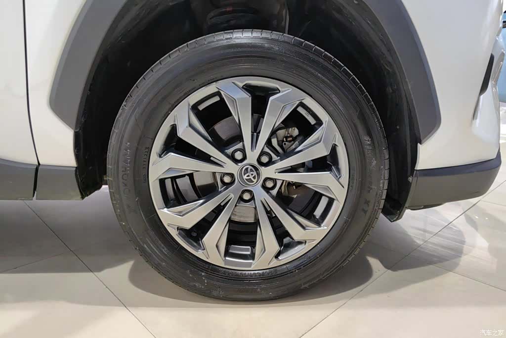 Toyota RAV4, 2023 6