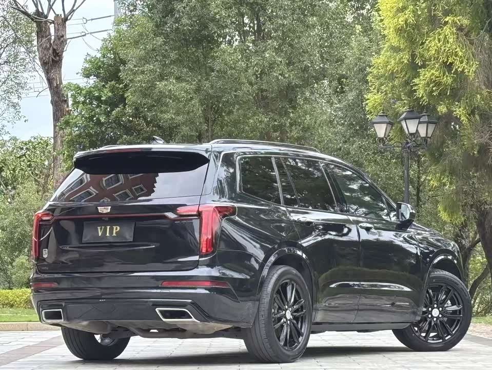 Cadillac XT6