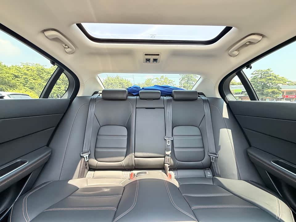Jaguar XEL Jaguar XEL