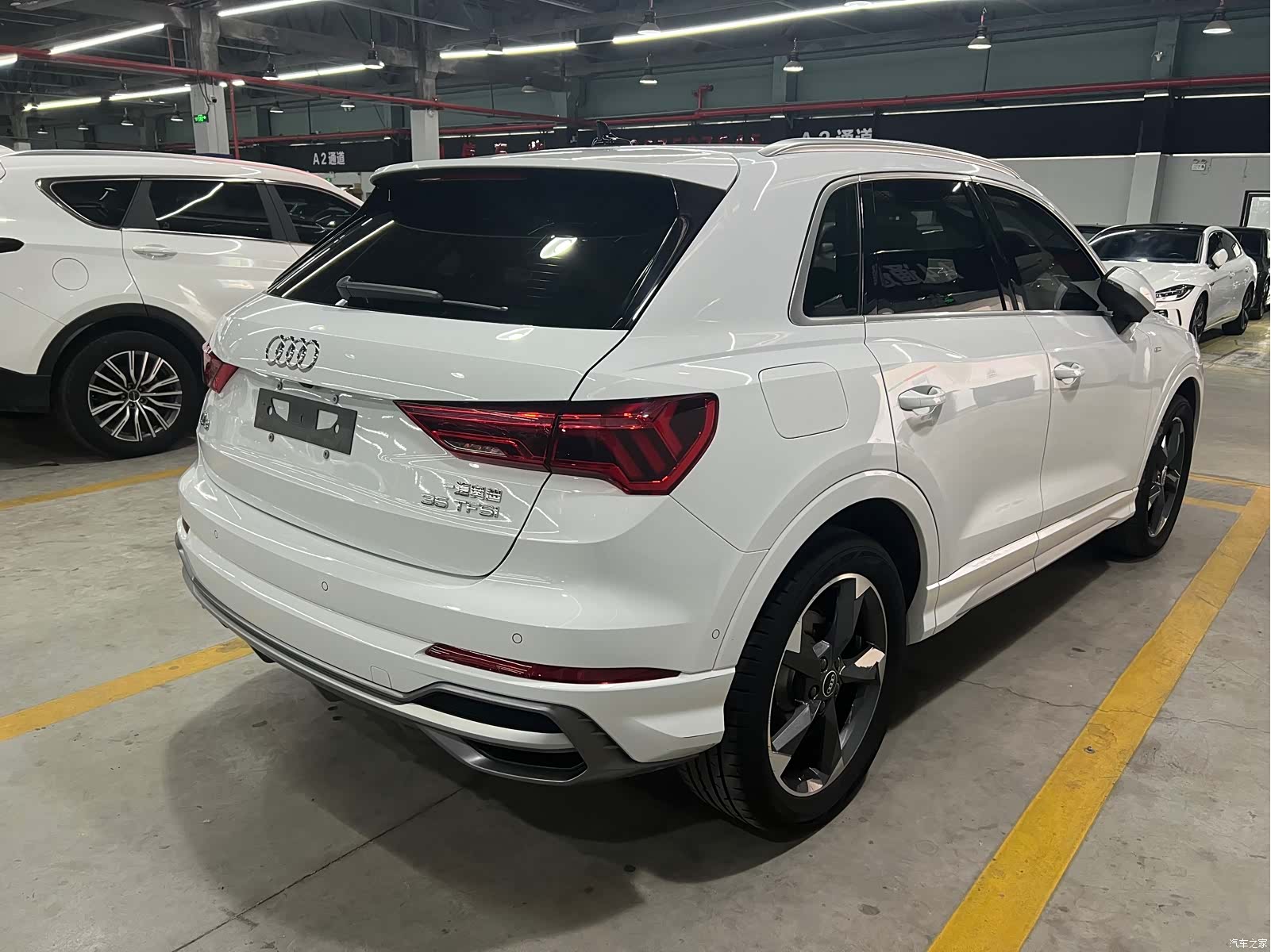 Audi Q3, 2022 4