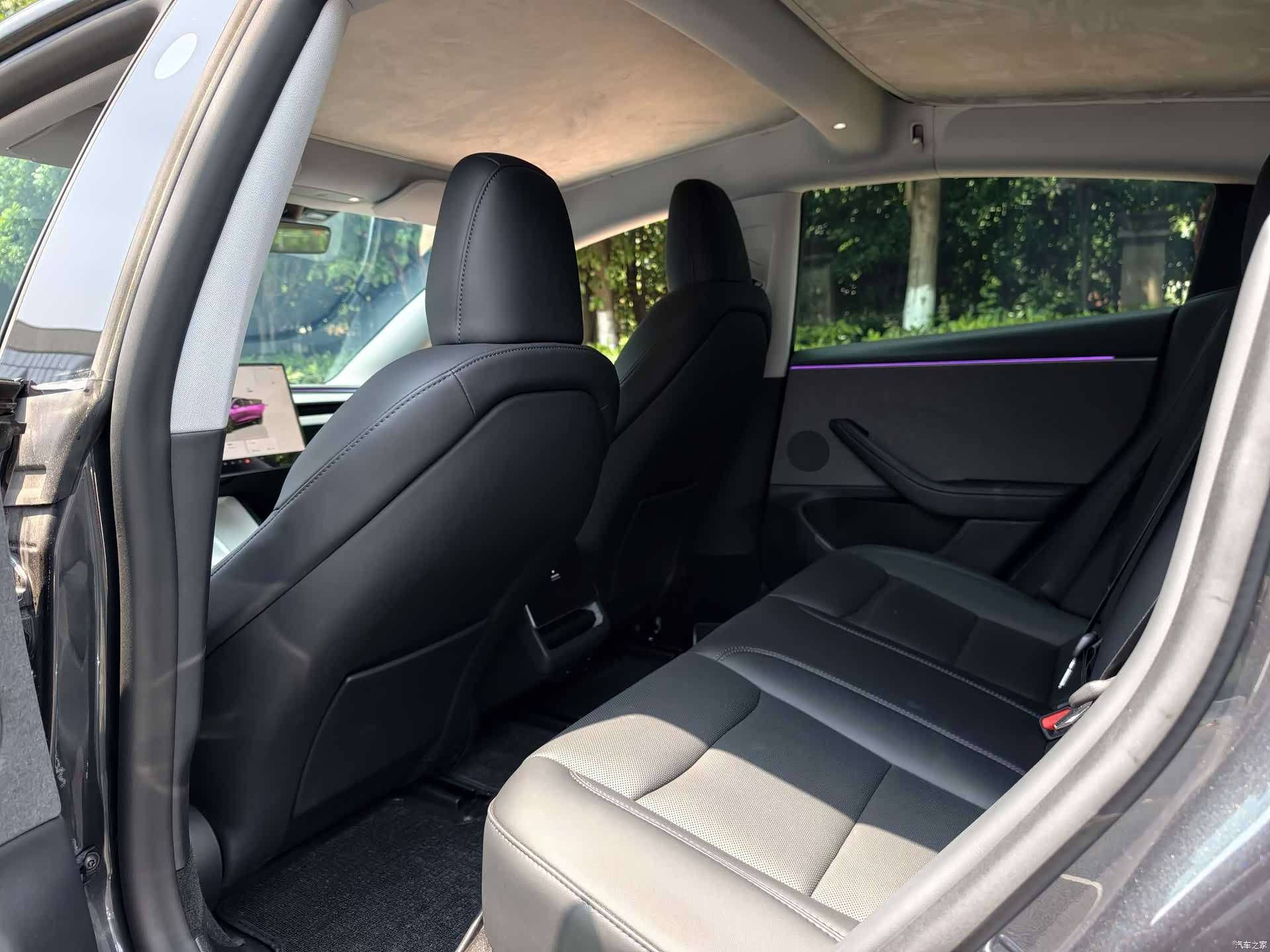 Tesla Model 3, 2025 9