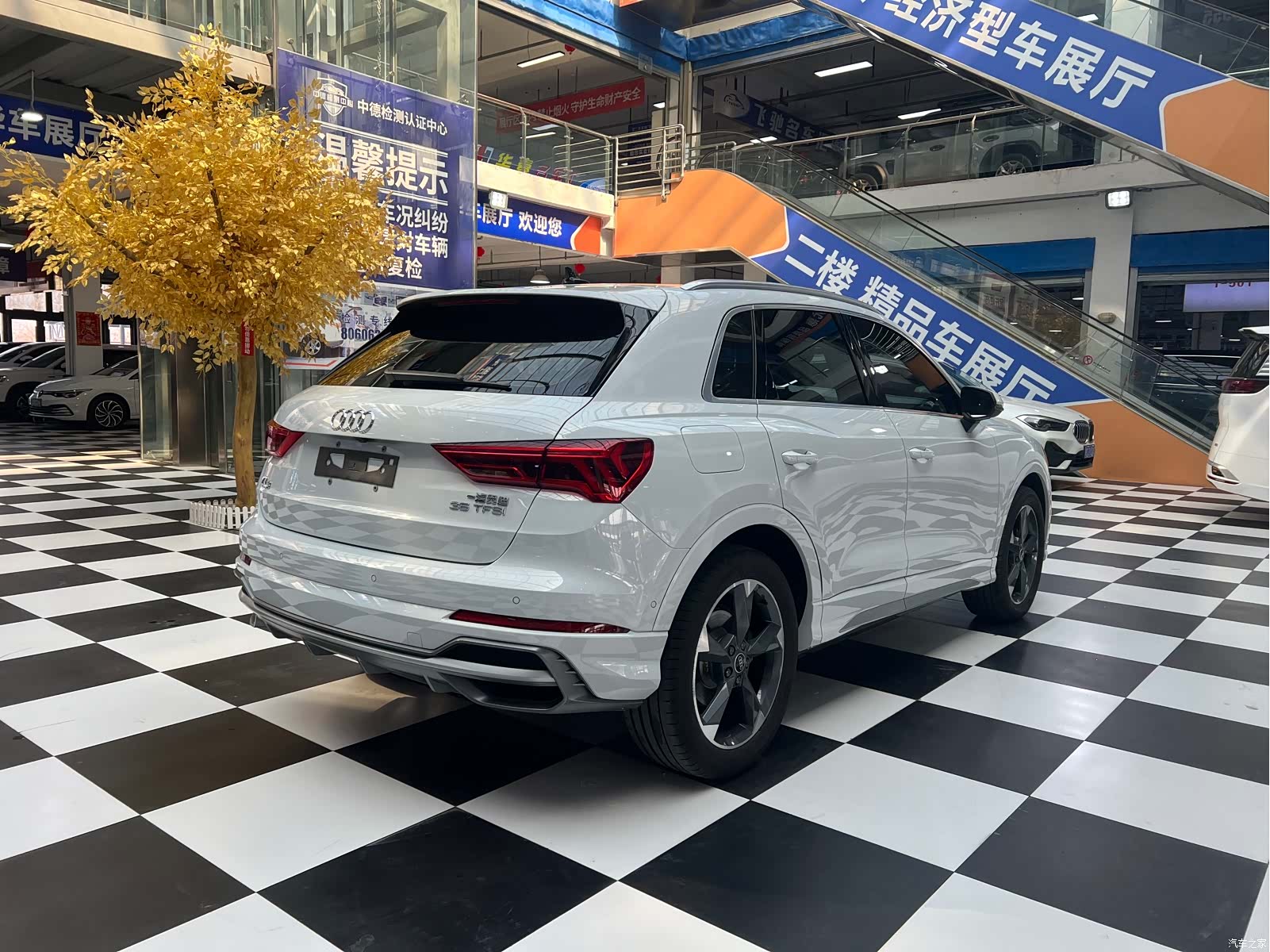 Audi Q3, 2023 19