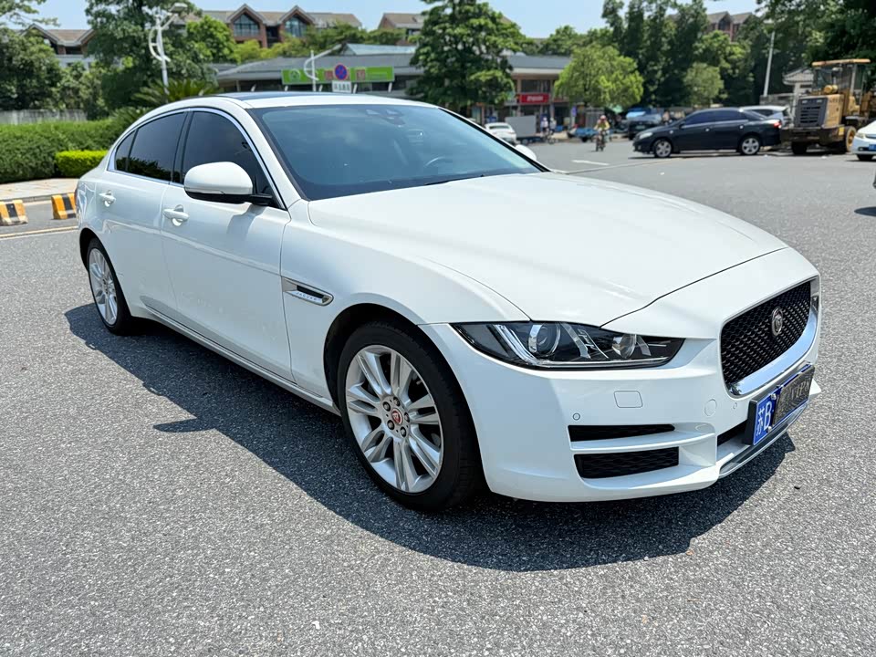 Jaguar XEL Jaguar XEL