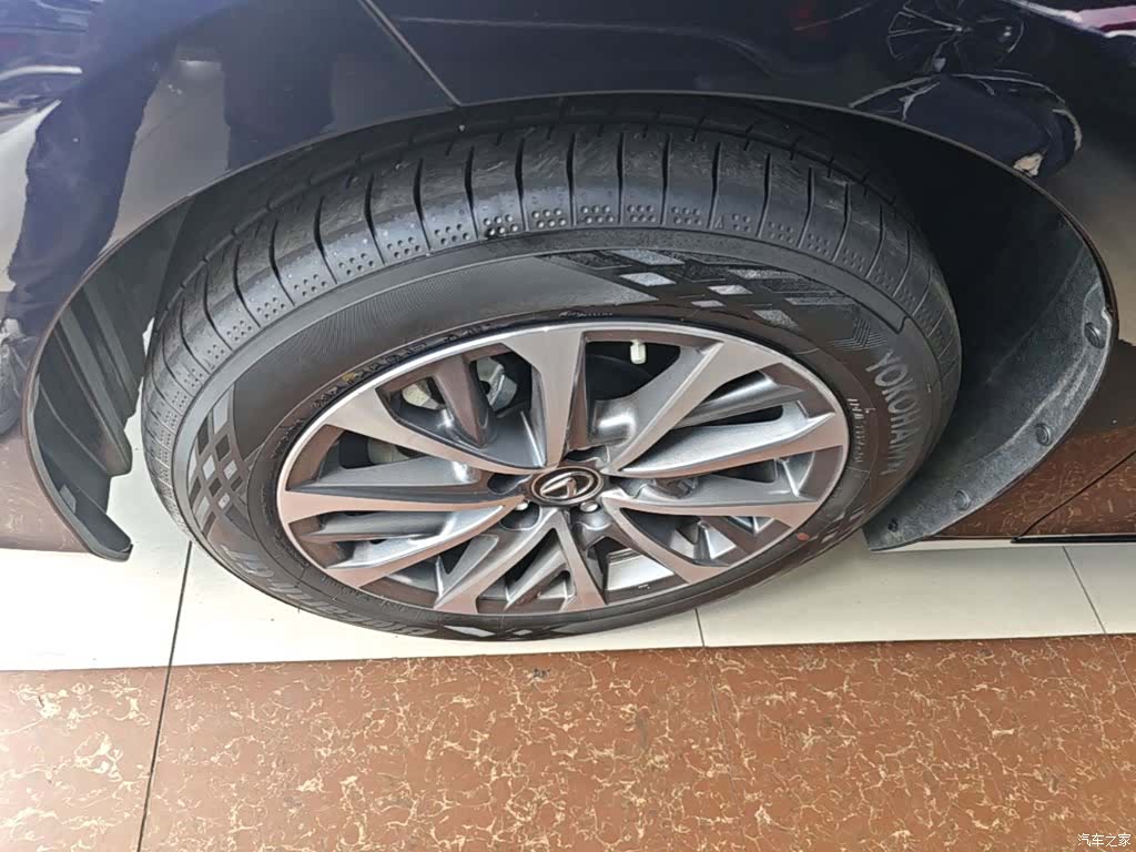 Lexus ES, 2026 23