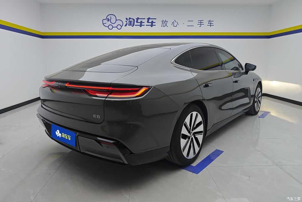 Geely E8, 2024 3