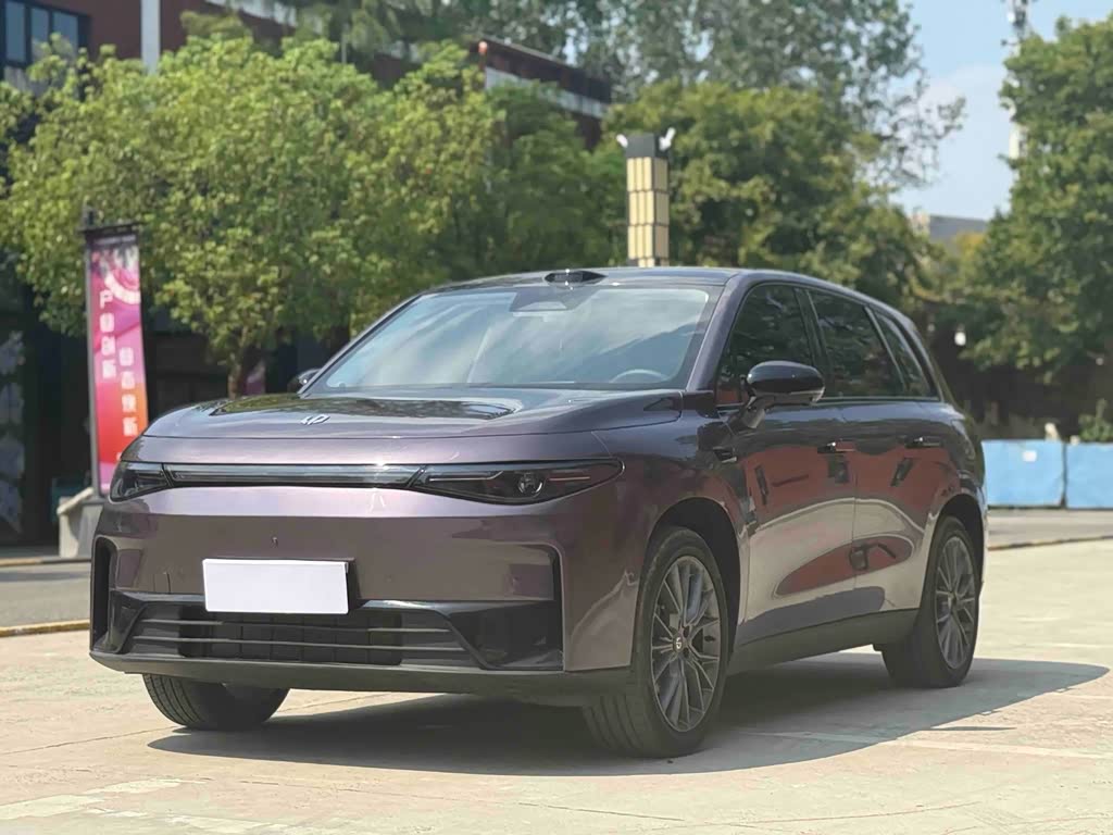 Leapmotor C10