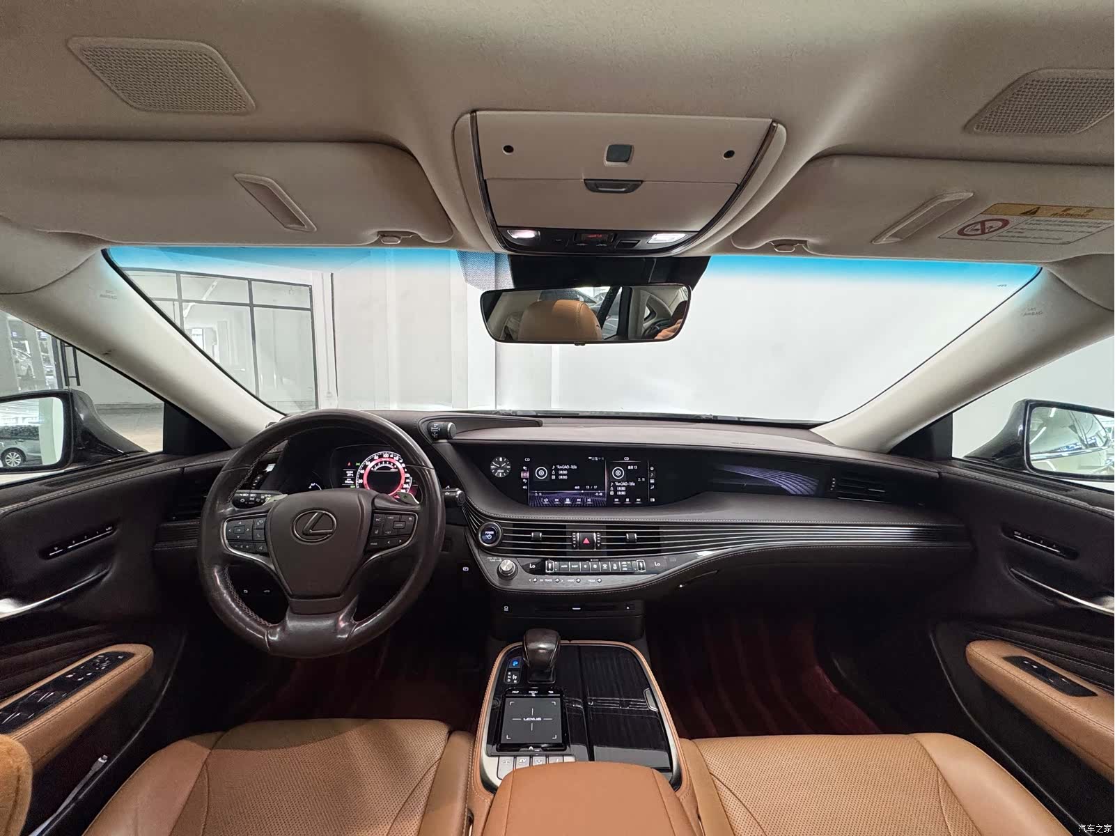 Lexus LS, 2018 4