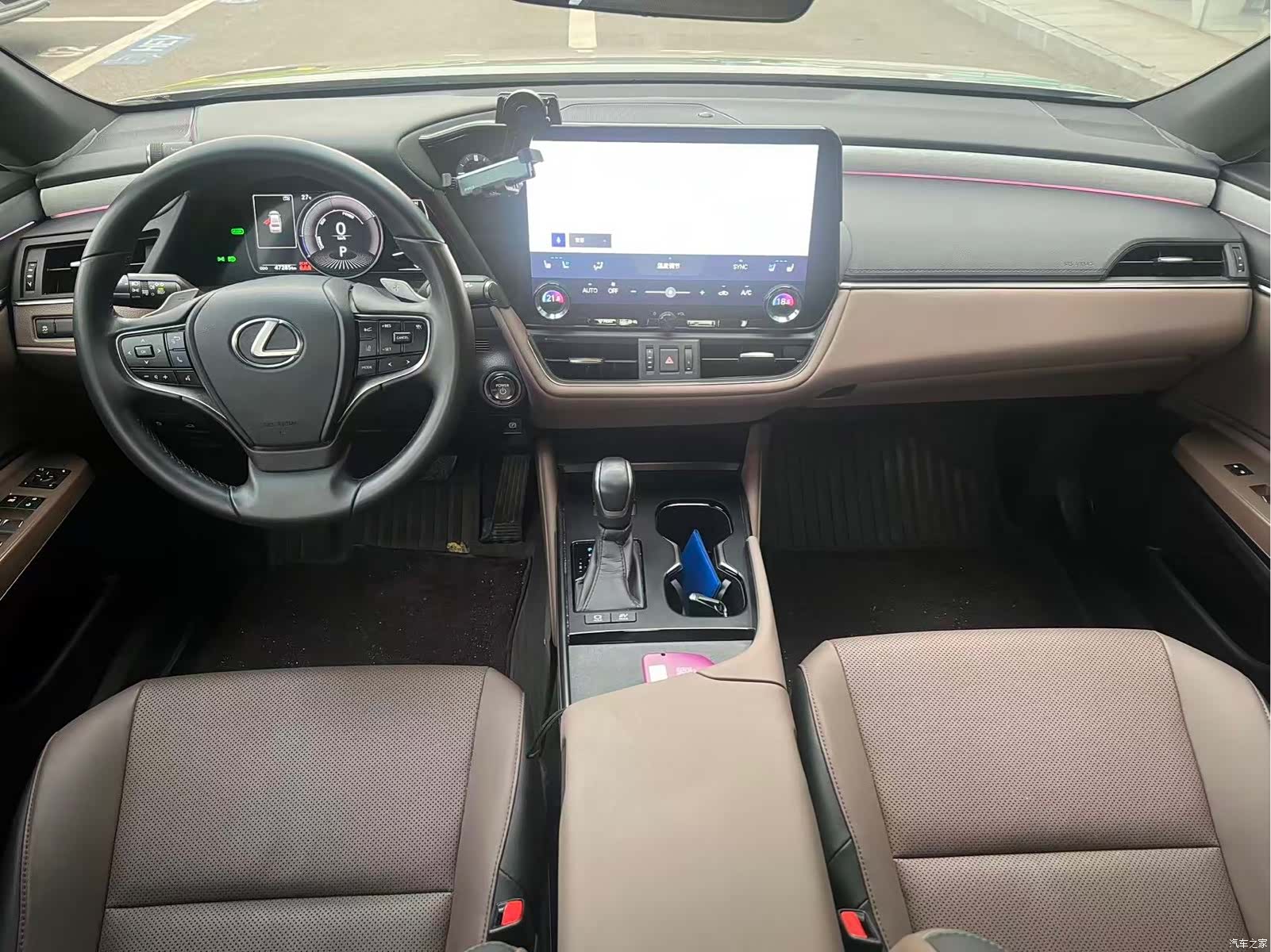 Lexus ES, 2025 4
