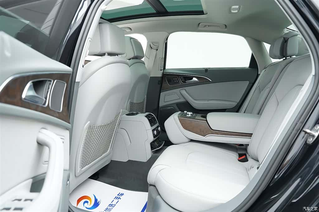 Audi A6L, 2014 13