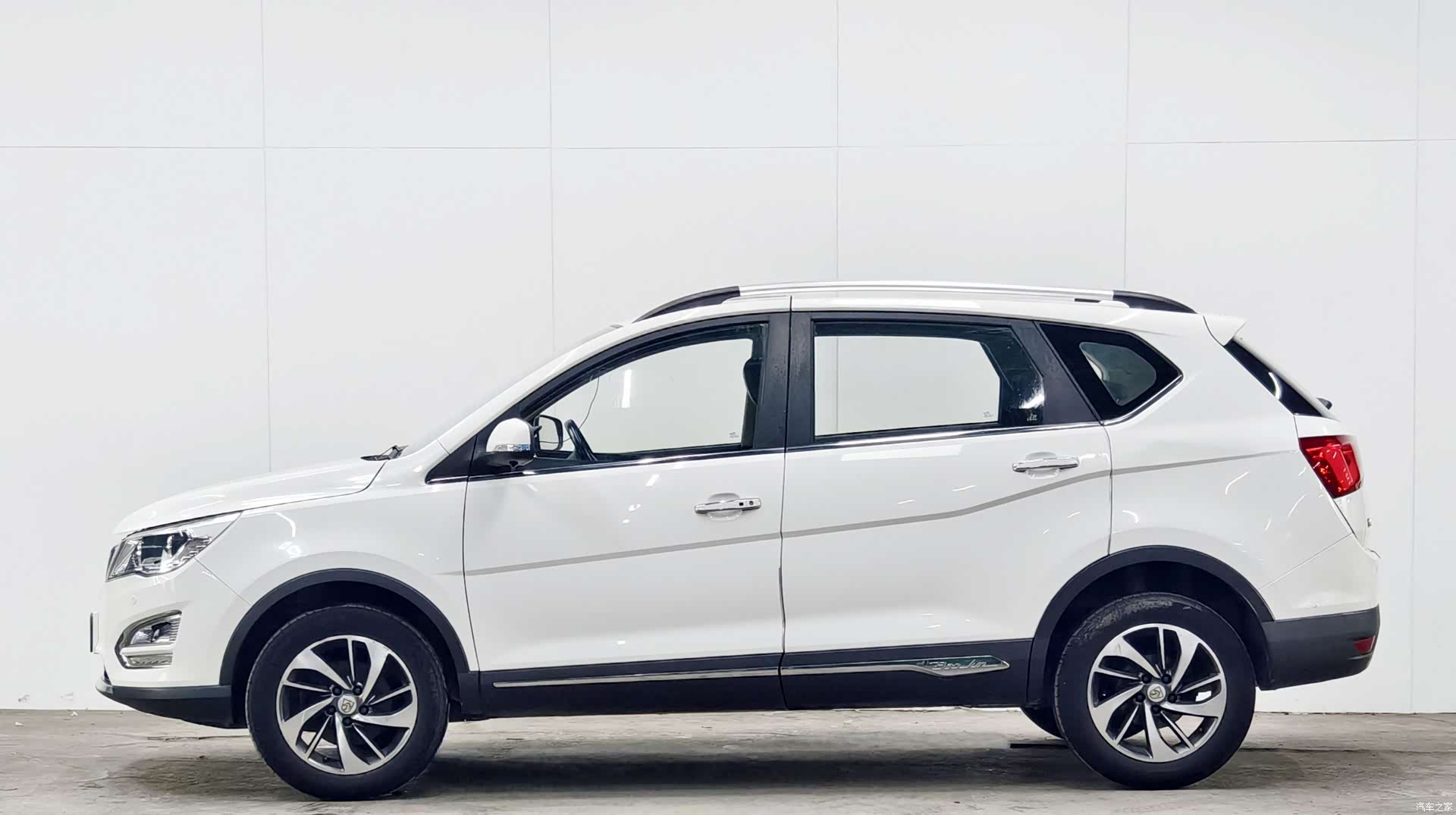 Wuling 560, 2017 7
