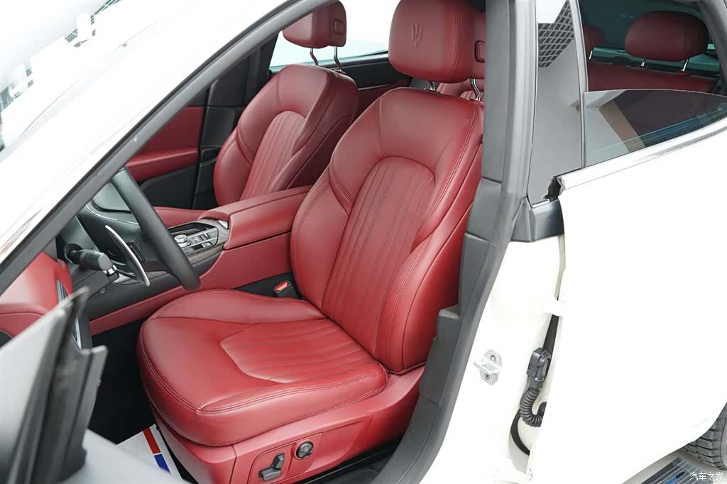 Maserati Levante, 2018 7