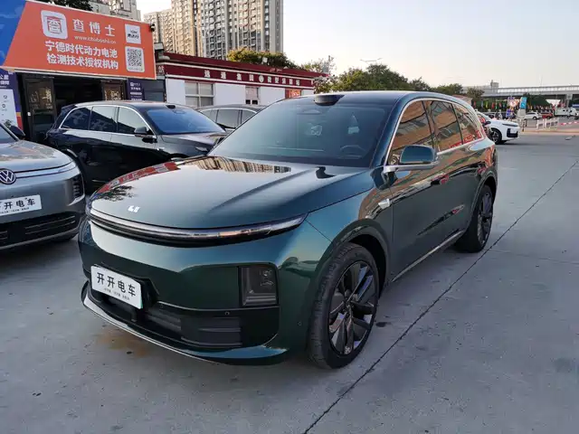 Li Auto L6 2025 — купить из Китая под заказ
