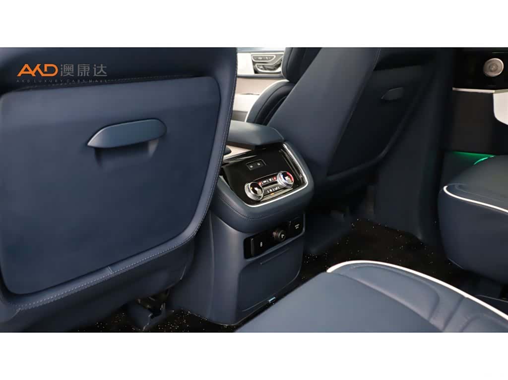 Lincoln Navigator, 2021 10