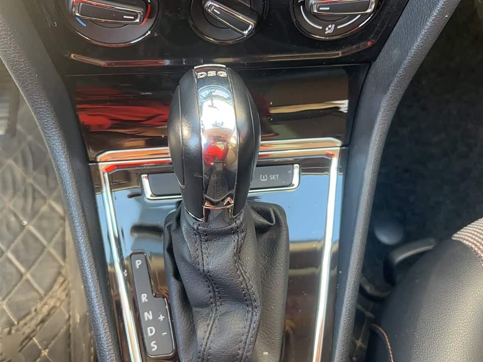 Volkswagen C-TREK Wei Collar