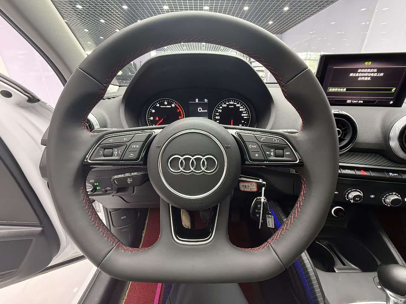 Audi Q2L, 2023 12