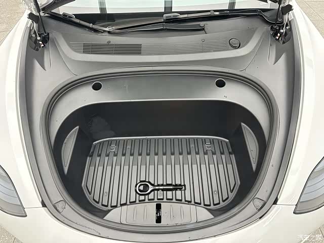 Tesla Model 3, 2023 17