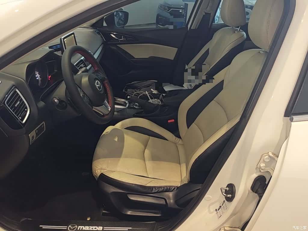 Mazda Mazda3, 2015 8