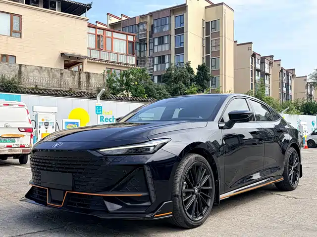 Changan UNI-V 2023 — купить из Китая под заказ